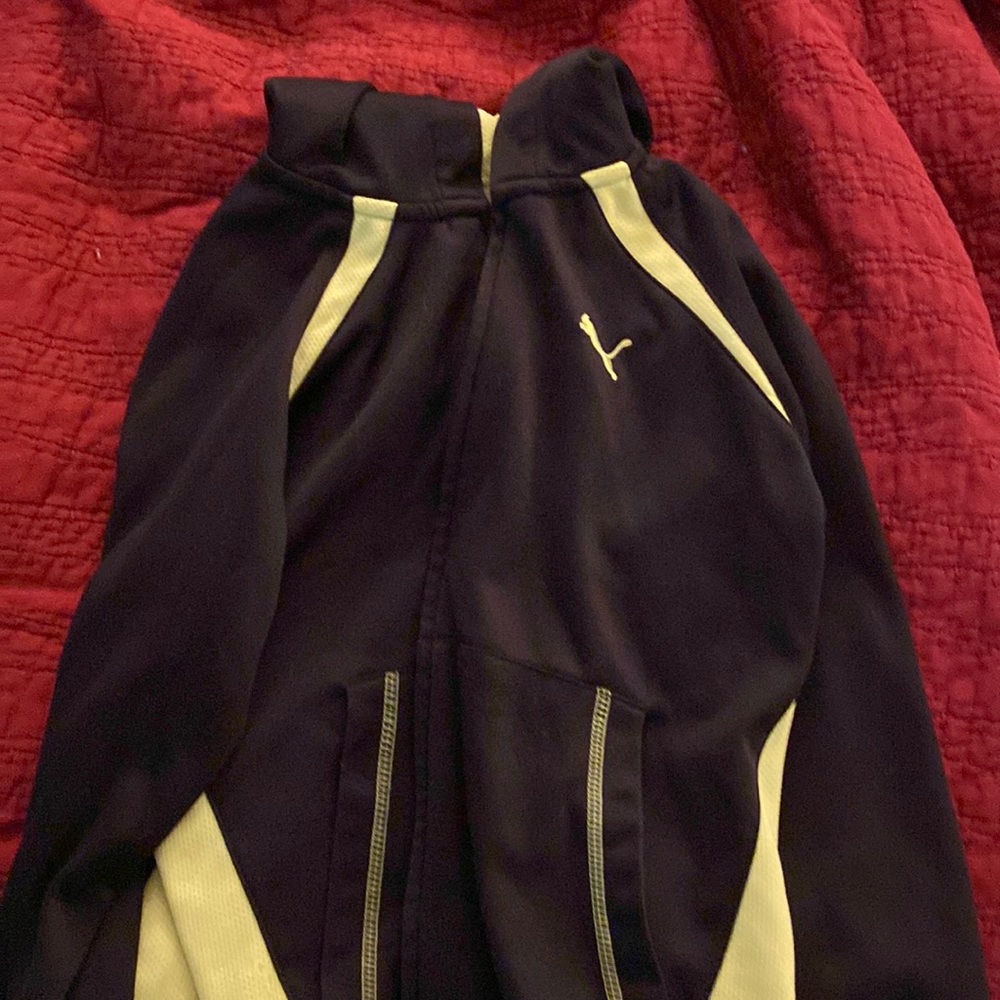 Boys PUMA hooded sweatshirt size small EUC